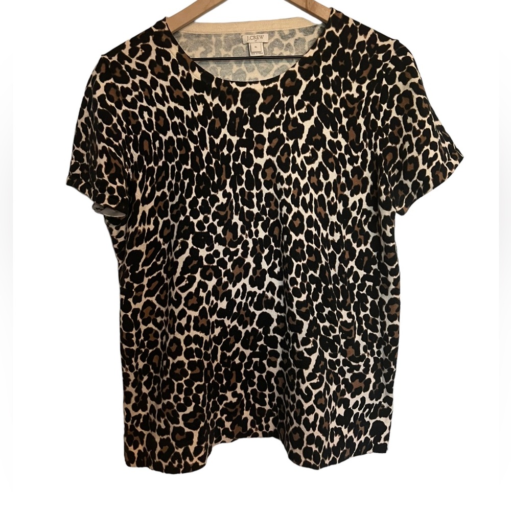 J.crew short sleeves leopard  sweater size XL Leopard print crew neck